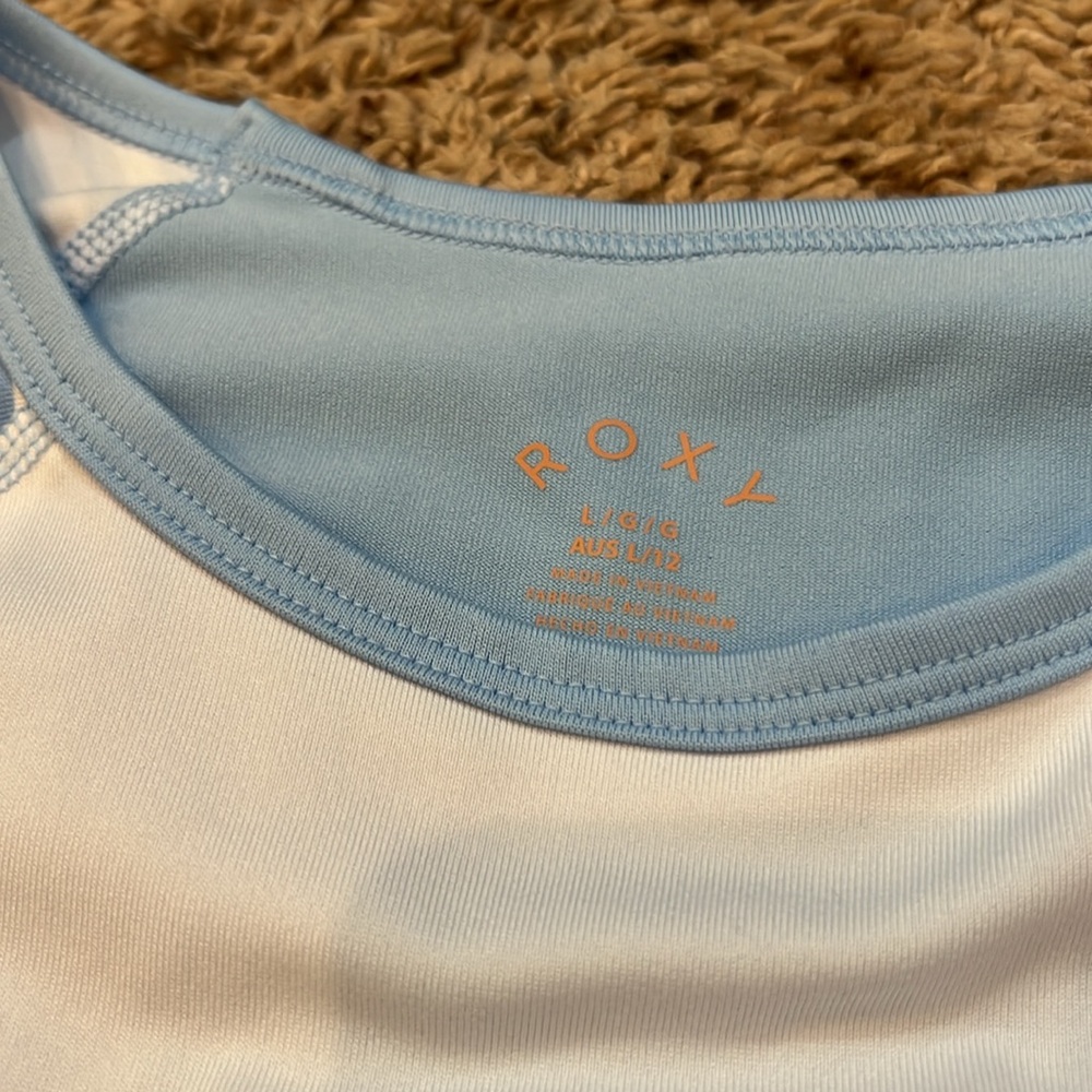 Women’s Roxy Rashguard - Picture 3 of 8